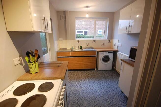 FITTED KITCHEN