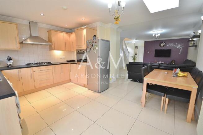 KITCHEN DINER