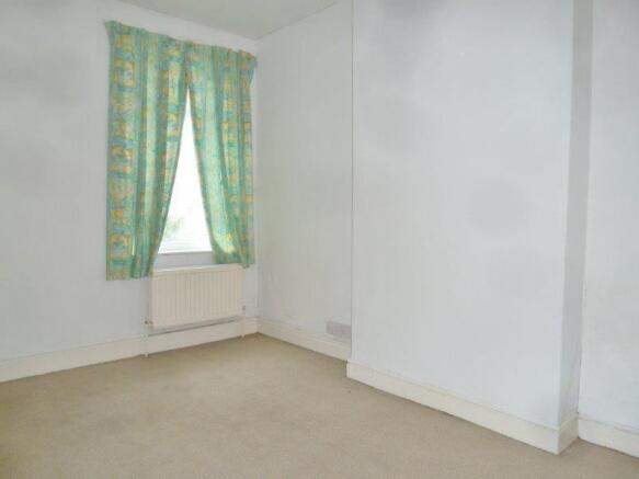 bedroom2.jpg