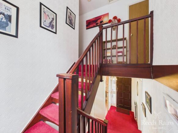 4 bed Detached for sale Image 11