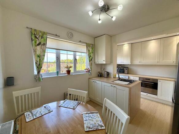 Cloverlands, Haydon Wick, Swindon photo 4