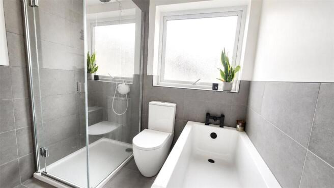 Duncombe Road South, Liverpool, Merseyside, L19 photo 4