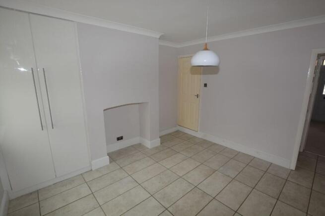 3 bed Terraced to rent Image 5