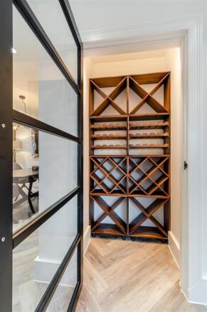 8628166-interior24.jpg