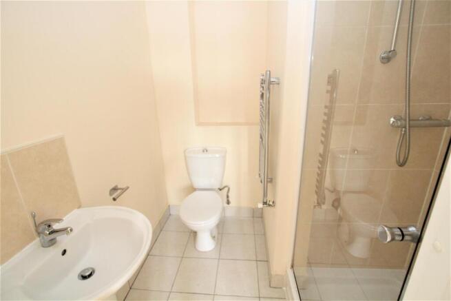 4 bed Terraced to rent Image 10