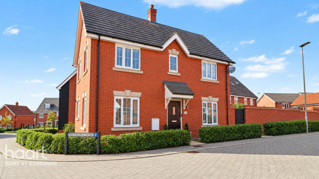 3-bed detached on Preston Close, Bury St Edmunds, £325,000