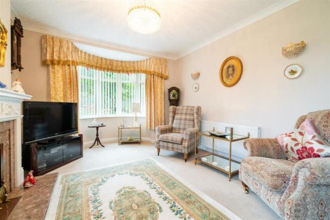 Living Room-2.jpg