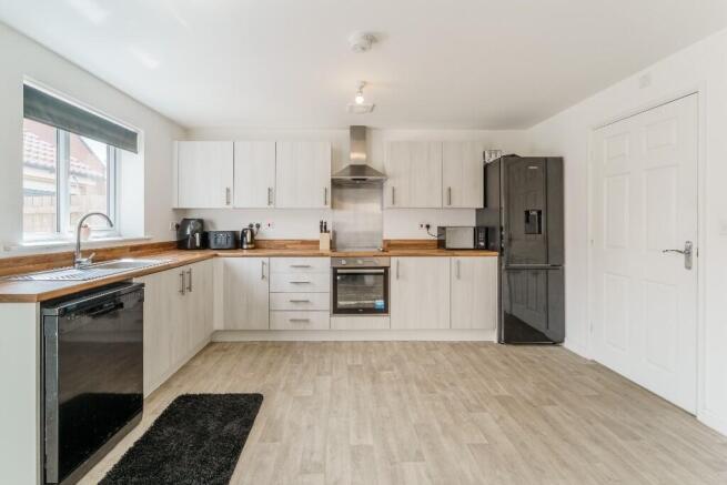 4 bed Detached for sale Image 5