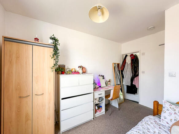 Room 4 (1)