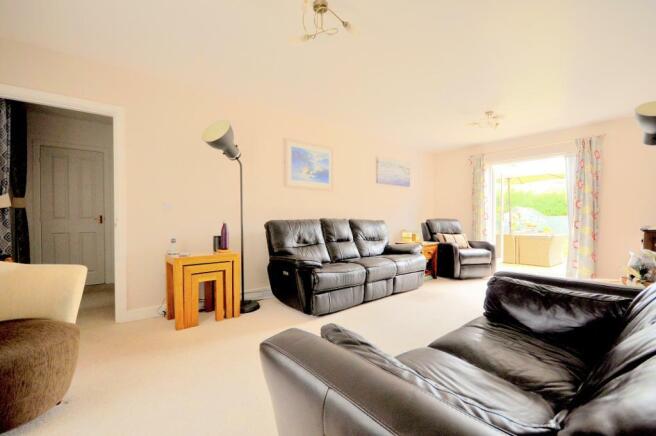 Large sitting room