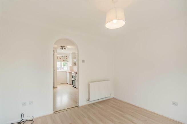 8561416-interior03.jpg