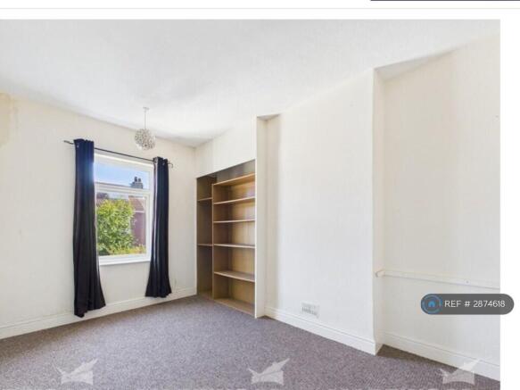 3 bed Semi-Detached to rent Image 9