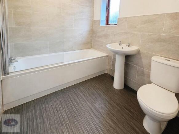 2 bed Ground Flat for sale Image 10