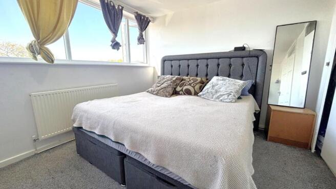 Merton Bedroom 1.jpeg