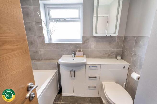 2 bed Bungalow for sale Image 11
