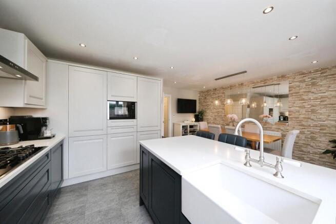 3 bed Detached for sale Image 4