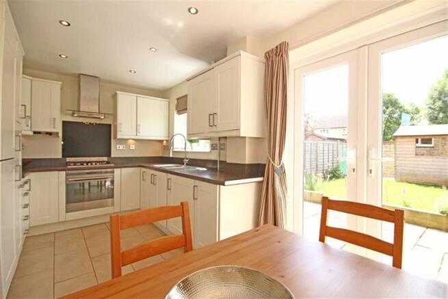 KITCHEN/DINING ROOM