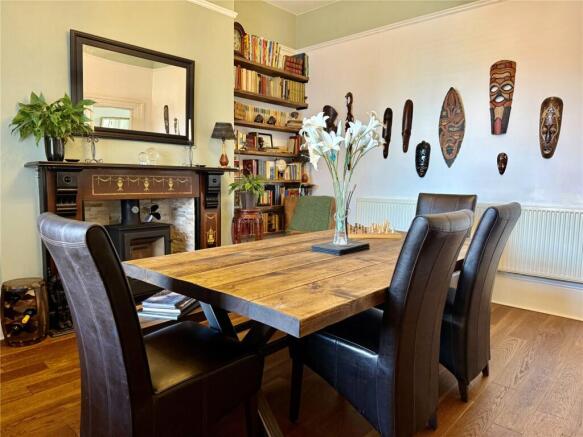 6 bed Semi-Detached for sale Image 8