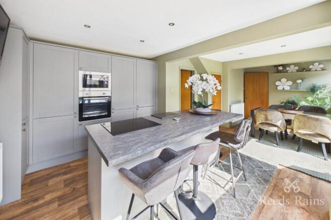 3 bed Semi-Detached for sale Image 9