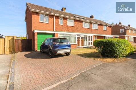 Harewood Crescent, Louth, LN11