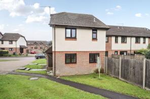 16, Sandringham Road, Petersfield GU32 2AA