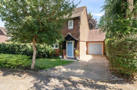 Eggars Field, Bentley, Farnham, Hampshire, GU10