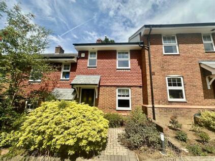 Thistledown Close, Farnham