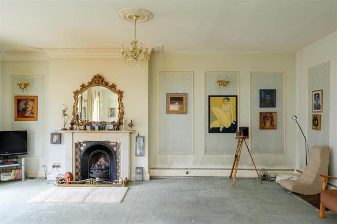 4 bed Town House for sale Image 8