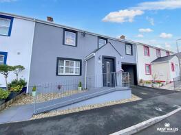 18, Hall Court, Haverfordwest SA62 3LJ