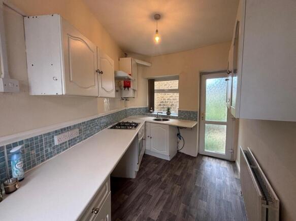 2 bed House to rent Image 5