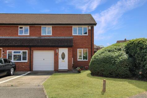 Friary Gardens, Newport Pagnell, Milton Keynes, Buckinghamshire, MK16 0JZ