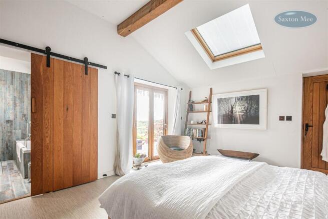 4 bed Semi-Detached for sale Image 12