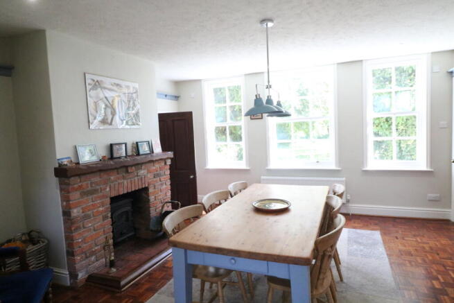 10 bed House for sale Image 4