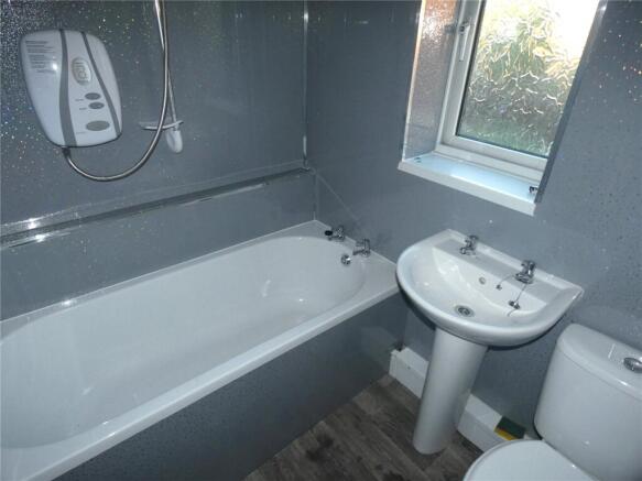 3 bed Semi-Detached to rent Image 8