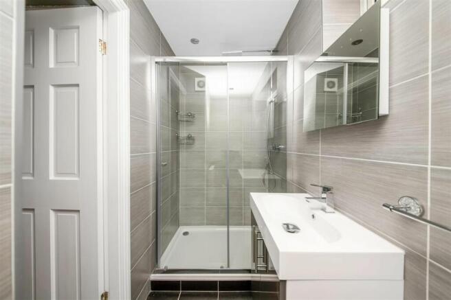 GROUND FLOOR BEDROOM EN-SUITE