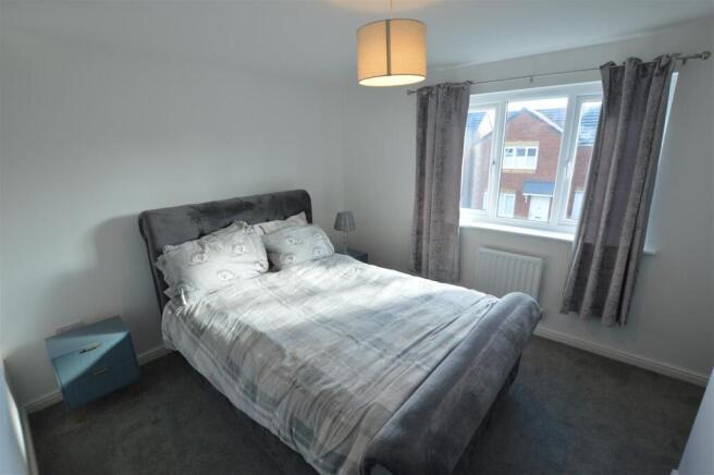 2 bed Semi-Detached to rent Image 5