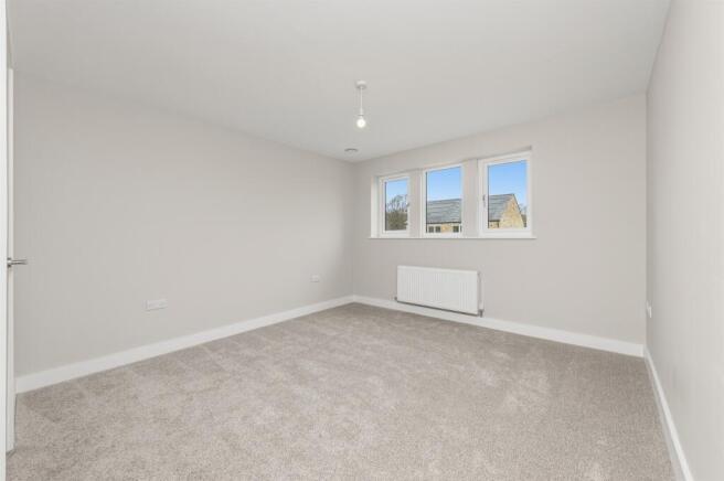 4 bed Detached for sale Image 11
