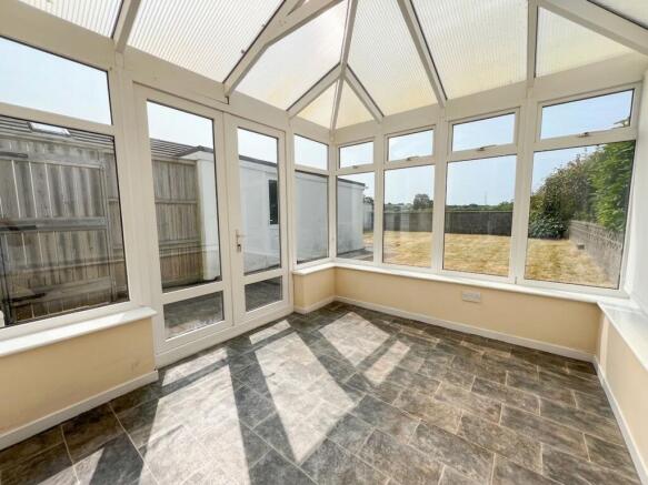 Atlantis, Park Newydd, Treoes Bridgend CF35 5DL photo 4