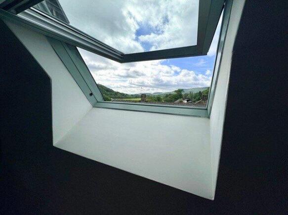 2 bed Apartment for sale Image 10