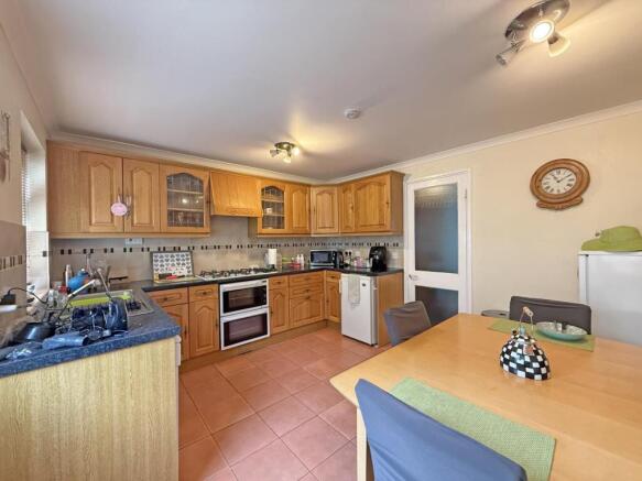Tailyour Road 158 - Kitchen Diner.jpg