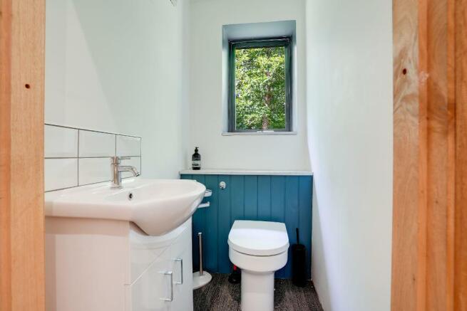 Cloakroom (Annexe)