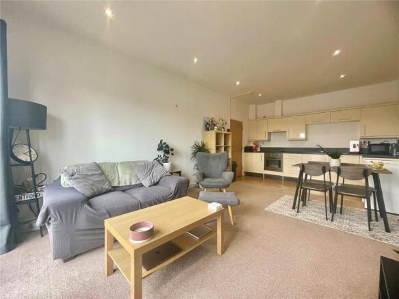 Lounge / Kitchen