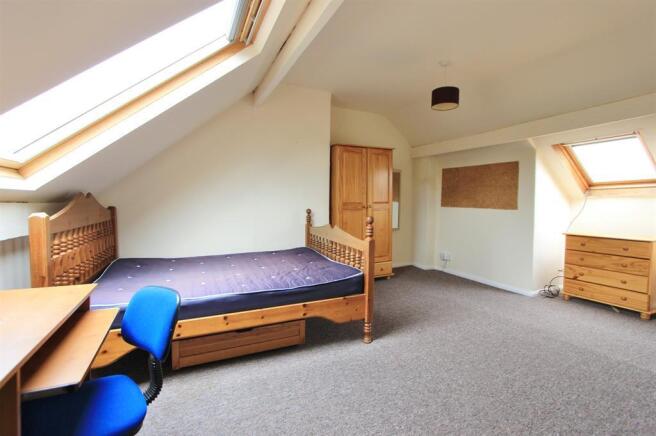 4 bed Terraced to rent Image 8
