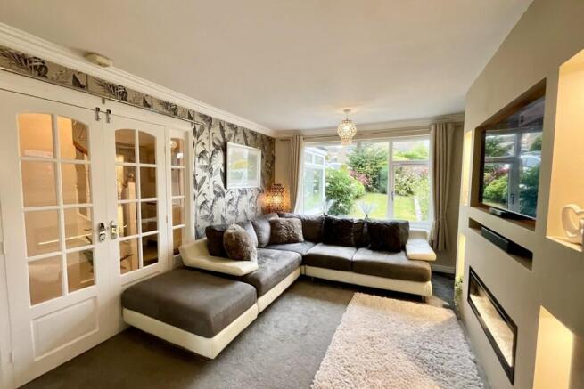 3 bed Link Detached House for sale Image 8