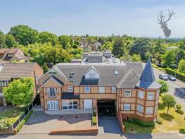 3, 36 Fawn Heights, Stag Lane, Buckhurst Hill IG9 5TD