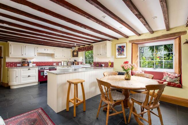Kitchen_5.jpg