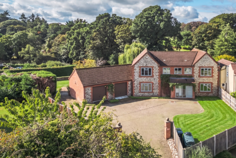 Impressive Detached Five Bedroom Home in Fritton