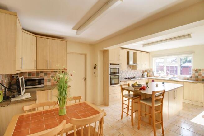 Kitchen / Breakfast Room