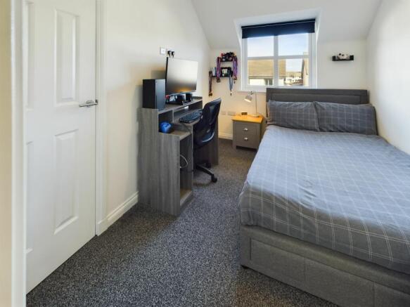 Double Bedroom with storage