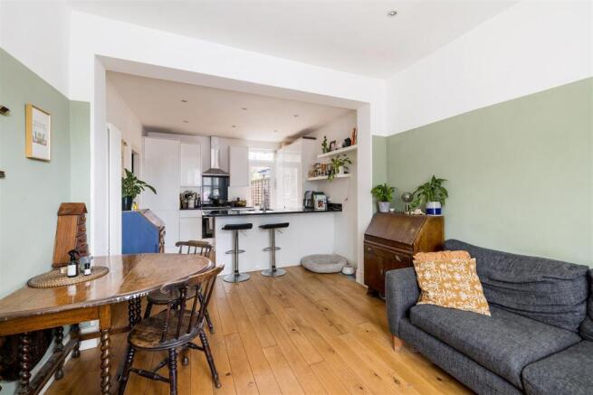 Odessa Road, E7